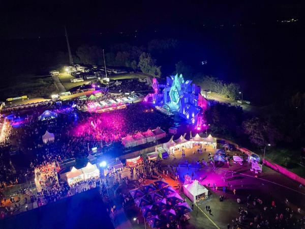 Bild 1 von 5: Im Bild: Shutdown Festival im AKW Zwentendorf.