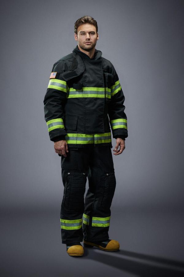 Bild 1 von 1: Im Bild: Ryan Guzman (Eddie Diaz).