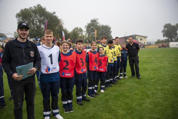 Bild 1 von 3: Gruppenfoto des gesamten Wettkampfteams JF Remagen.© SWR/Mingamedia Entertainment - Honorarfreie Verwendung gemäß AGB im redaktionellen Zusammenhang mit genannter Sendung bei Nennung \