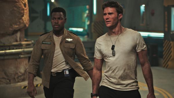 Bild 1 von 8: Jake Pentecost (John Boyega, l.); Nate Lambert (Scott Eastwood, r.)