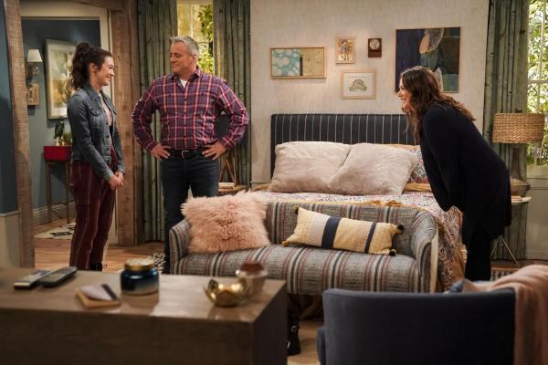Bild 1 von 19: (v.l.n.r.) Kate Burns (Grace Kaufman); Adam Burns (Matt LeBlanc); Andi Burns (Liza Snyder)