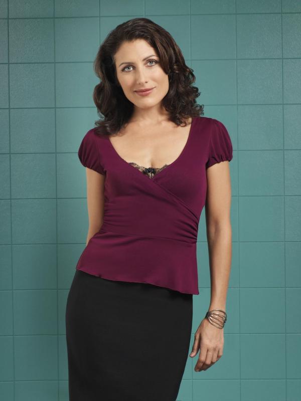 Bild 1 von 16: (3. Staffel) - Dr. Lisa Cuddy (Lisa Edelstein) ist die Leiterin des Princeton Plainsboro Teaching Hospital und die direkte Vorgesetzte von Dr. House.