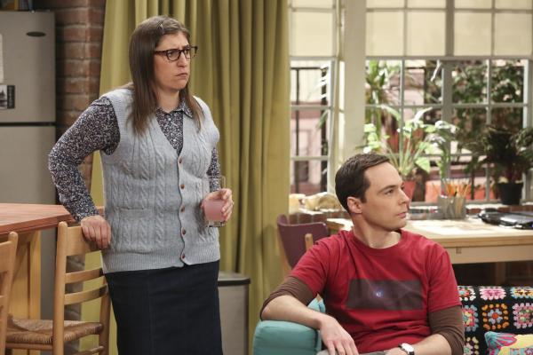 Bild 1 von 8: Wie werden Amy (Mayim Bialik, l.) und Sheldon (Jim Parsons, r.) reagieren, wenn ein alter Feind ihnen ihre Hochzeitslocation wegschnappt?