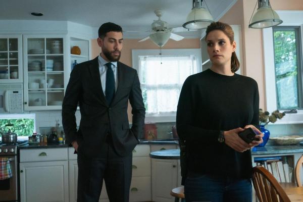 Bild 1 von 16: Special Agent Omar Adom 'OA' Zidan (Zeeko Zaki, l.); Special Agent Maggie Bell (Missy Peregrym, r.)