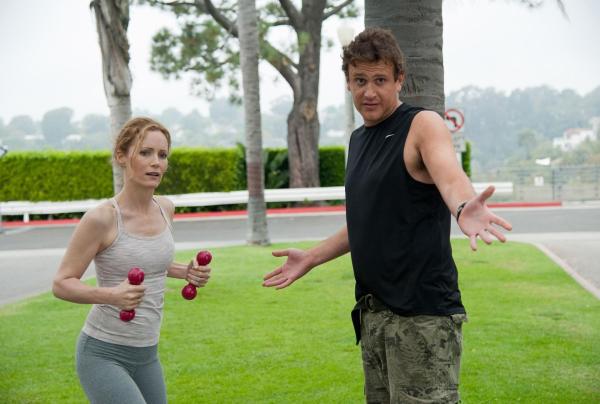 Bild 1 von 20: Kurz vor ihrem 40. Geburtstag fühlt sich Debbie (Leslie Mann, l.) richtig alt, doch der charmante Personaltrainer Jason (Jason Segal, r.) zeigt ihr, dass sie nicht zu streng mit sich sein darf ...