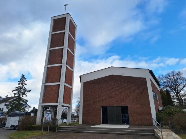 Bild 1 von 3: Evangelischer Ostergottesdienst aus der Pauluskirche in Marburg