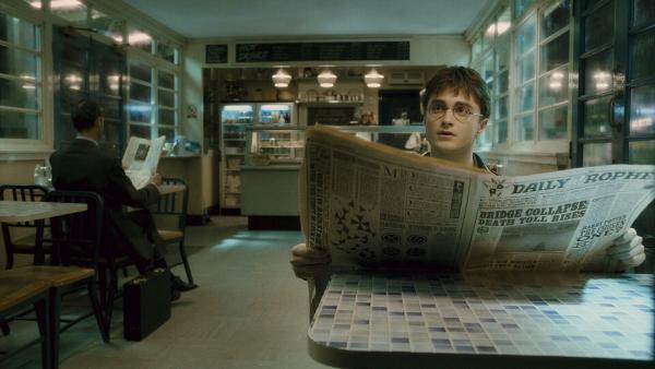 Bild 1 von 15: Daniel Radcliffe as Harry Potter