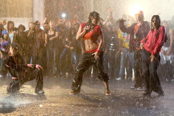 Bild 1 von 19: In einem Underground Dance Battle kann Andie (Briana Evigan, M.) allen zeigen, was in ihr steckt ...