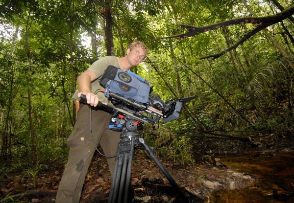 Bild 1 von 9: Nach drei Jahren Dreharbeit am Amazonas ist Tierfilmer Christian Baumeister überzeugt: Der Regenwald ist noch zu retten.