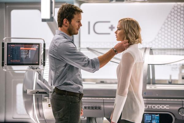 Bild 1 von 8: Jim Preston (Chris Pratt, l.); Aurora Lane (Jennifer Lawrence, r.)