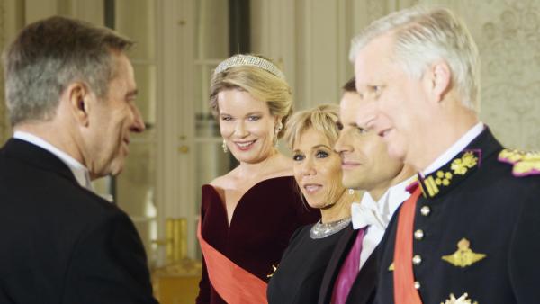 Bild 1 von 17: Im Bild: Das Königspaar Mathilde und Philippe von Belgien bei dem Staatsbesuch von Frankreichs Staatspräsident Emmanuel Macron und seiner Frau Brigitte. Der Besuch im November 2018 ist die erste offizielle Staatsvisite eines französischen Präsidenten in Belgien nach 47 Jahren.