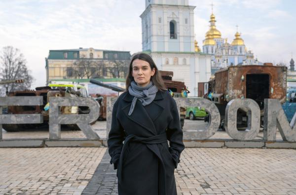 Bild 1 von 1: Die Investigativjournalistin Olesya Bida hat aufgedeckt, wie ukrainische Kinder aus besetzten Gebieten in russischen Lagern militärisch gedrillt werden.