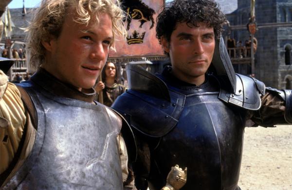 Bild 1 von 17: Zwischen den beiden Kontrahenten Count Adhemar von Anjou (Rufus Sewell, r.) und William (Heath Ledger, l.) entbrennt ein mörderischer Kampf ...