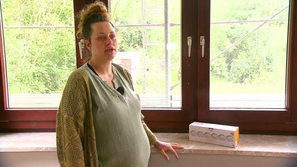 Bild 1 von 4: Die alleinerziehende Morlin steht vor dem Nichts. Nach einem verheerenden Hausbrand muss die Hochschwangere aus Wilhelmshaven über Nacht ein neues Zuhause finden und ihr Baby könnte jederzeit zur Welt kommen.