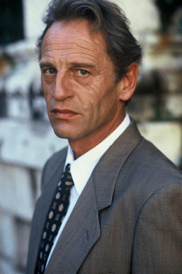 Bild 1 von 3: Dr. de Koning (Johan Leysen)