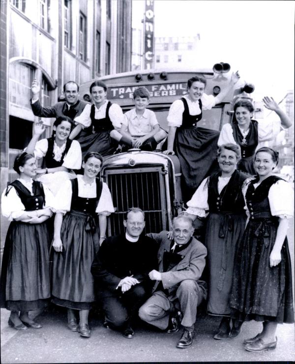 Bild 1 von 4: Im Bild: Die Trappfamilie 1946 in San Francisco, CA.