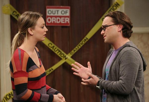 Bild 1 von 29: Geraten wegen einer Rolle in eine Krise: Penny (Kaley Cuoco, l.) und Leonard (Johnny Galecki, r.) ...