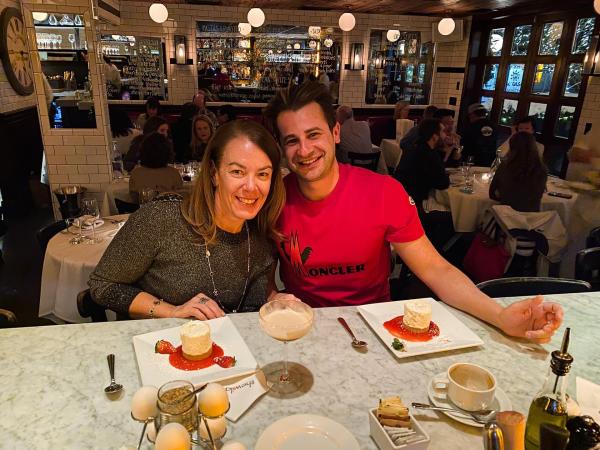 Bild 1 von 6: Im Bild: Melissa Caddick mit Ehemann Anthony Koletti.