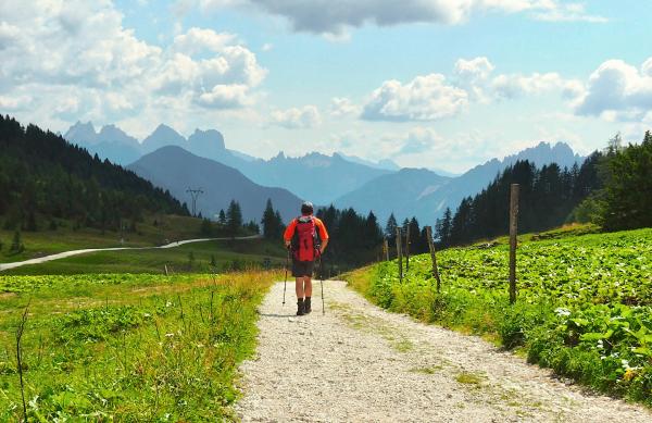 Bild 1 von 3: Auf dem Traumpfad: Wandernde in den südlichen Dolomiten.