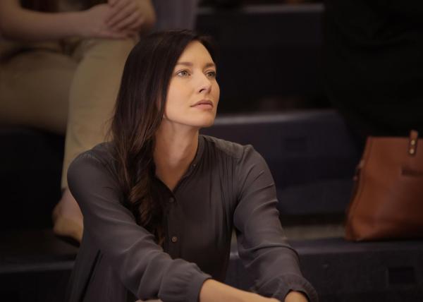Bild 1 von 8: Mandy (Jessica Blackmore)