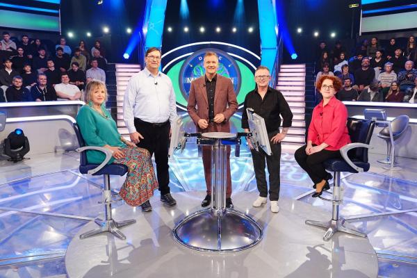 Bild 1 von 10: Im Bild: Edith Grünbichler (Wien), Martin Koch (Klosterneuburg in Niederösterreich), Armin Assinger, Christian Feichter (Salzburg), Gabriele Dumps (Niklasdorf in der Steiermark).