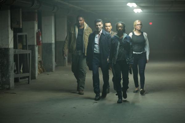 Bild 1 von 12: (v.l.n.r.) Joe Dixon (Mykelti Williamson); Leo Barnes (Frank Grillo); Marcos (Joseph Julian Soria); Laney Rucker (Betty Gabriel); Senatorin Charlie Roan (Elizabeth Mitchell)