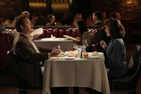 Bild 1 von 6: Matt Bennett (Scott Grimes, l.); Susan Bennett (Alanna Ubach, r.)