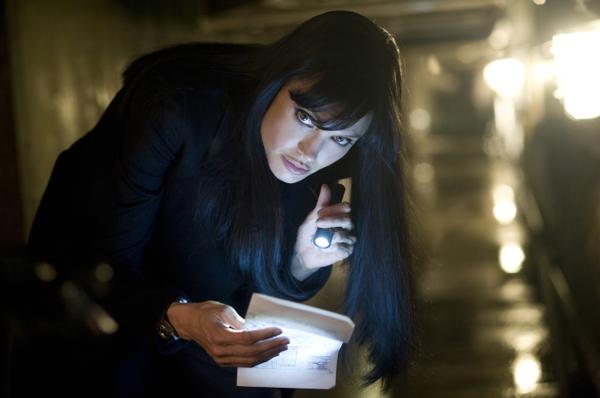 Bild 1 von 12: Wurde Evelyn Salt (Angelina Jolie) tatsächlich seit ihrer Kindheit ausgebildet, um jetzt den russischen Präsidenten mitten in New York zu töten?