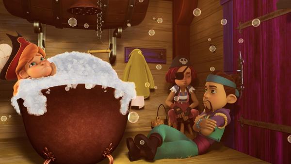 Bild 1 von 3: Käpt'n Raubein (l.), Käpt'n Säbelrost (M.) und Käpt'n Yogatee (r.) sind eingeschlossen im Badezimmer.
© ZDF/Method Animation/Mediawan kids & family - Honorarfreie Verwendung gemäß AGB im redaktionellen Zusammenhang mit genannter Sendung bei Nennung \