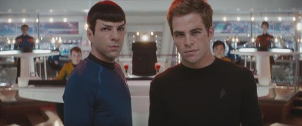 Bild 1 von 20: Setzen alles daran, in die kleine Elitegruppe aufgenommen zu werden, die auf dem modernsten Raumschiff aller Zeiten eingesetzt werden soll, der U.S.S. Enterprise:
Kirk (Chris Pine, r.) und Spock (Zachary Quinto, l.) ...