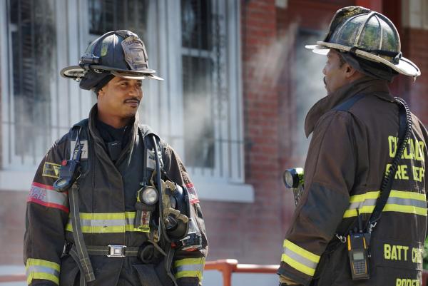 Bild 1 von 14: (l-r) Brian White as Dallas Patterson, Eamonn Walker as Chief Wallace Boden -- (Photo by: Elizabeth Morris/NBC)
