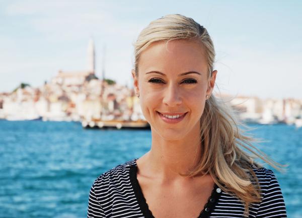 Bild 1 von 1: Moderatorin Nicole Berchtold in Kroatien
