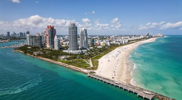 Bild 1 von 2: Florida ist ein weiteres Reiseziel von Sarazar. Er startet seinen Campervan-Roadtrip durch den Sunshine State in der Metropole Miami.
