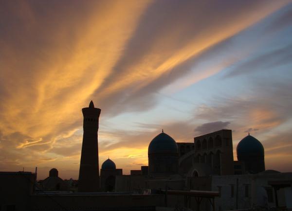 Bild 1 von 3: Buchara am Abend.