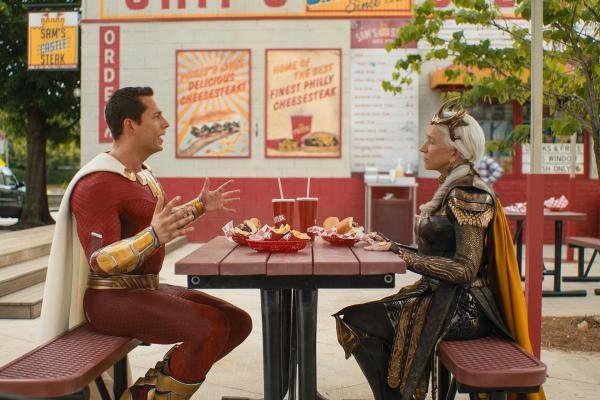 Bild 1 von 1: Shazam! - Fury oft he Gods  Zachary Levi als Shazam, Heren Mirren als Hespera  SRF/2022 Warner Bros. Ent. All Rights Reserved TM &