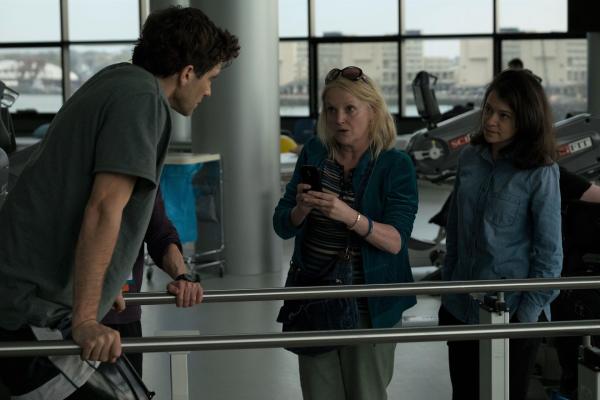 Bild 1 von 7: (v.l.n.r.) Jeff Bauman (Jake Gyllenhaal); Patty (Miranda Richardson); Erin (Tatiana Maslany)