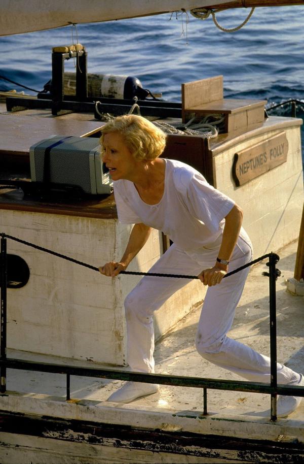 Bild 1 von 11: Nachdem ihr Mann und ihr jüngerer Sohn durch einen weißen Hai getötet wurden, zieht Ellen Brody (Lorraine Gary) zu ihrem ältesten Sohn Michael auf die Bahamas um die Vergangenheit zu bewältigen ...