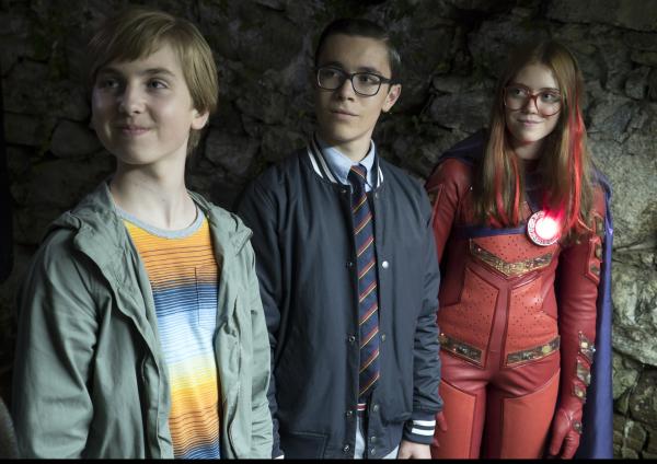 Bild 1 von 6: v.l.n.r.: Pelle (Oscar Dietz), Wilhelm (Samuel Ting Graf) und Red Fury (Astrid Juncher-Benzon)