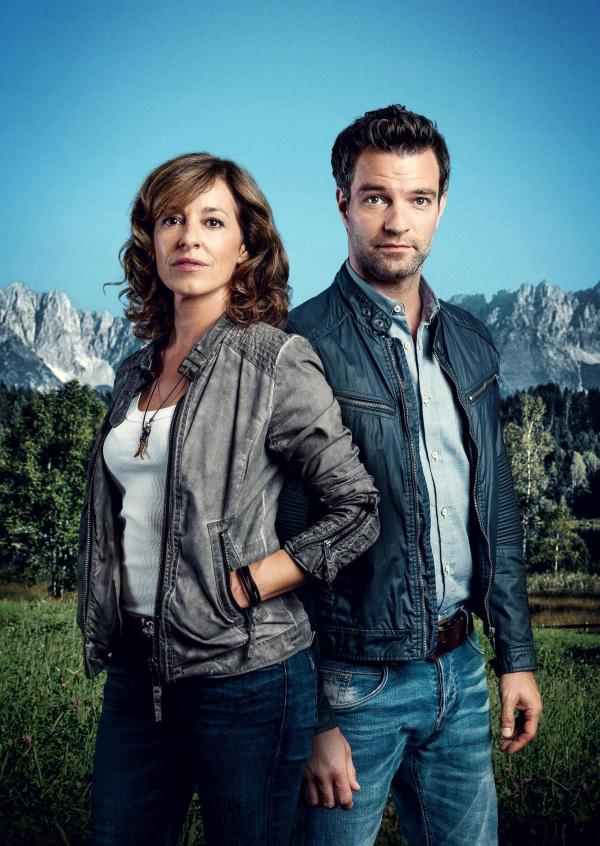 Bild 1 von 21: Im Bild: Julia Cencig (Nina Pokorny), Jakob Seeböck (Lukas Roither).