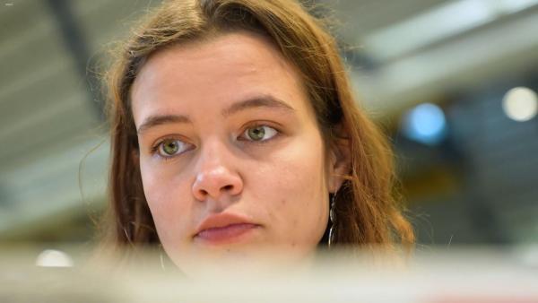 Bild 1 von 6: Mara, Jura-Studentin im 7. Semester an der Uni Trier.