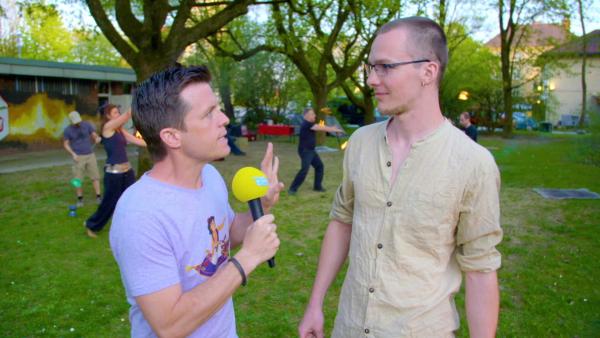 Bild 1 von 9: Beni hat ne Menge drauf und dabei ist er voll auf dem Teppich geblieben. Doch in der heutigen Episode muss unser Moderator richtig abheben: und das auf einem fliegenden Teppich. Wie soll das denn gehen? Benedikt macht sich auf die Suche nach einem magischen Teppich wie aus Aladdin. Wird er es schaffen, so richtig abzuheben?