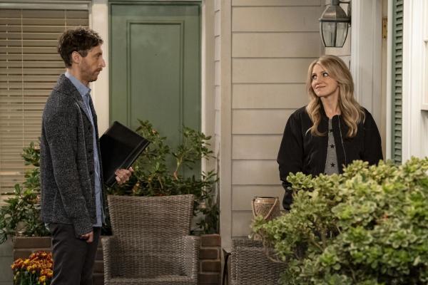 Bild 1 von 11: Drew Dunbar (Thomas Middleditch, l.); Gina Dabrowski (Annaleigh Ashford, r.)