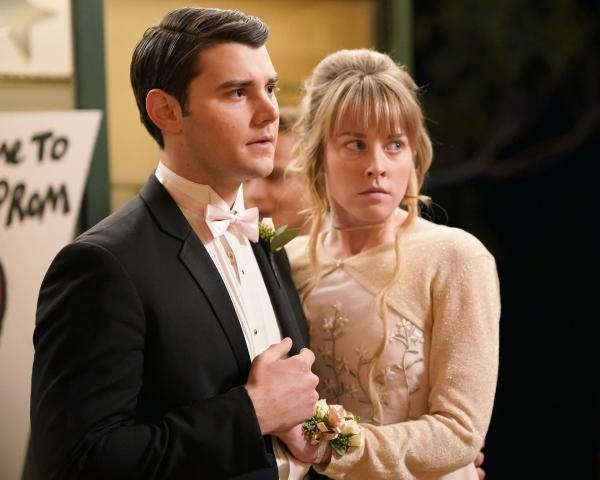 Bild 1 von 13: Jacob (JT Neal, l.); Janine (Belle Adams, r.)