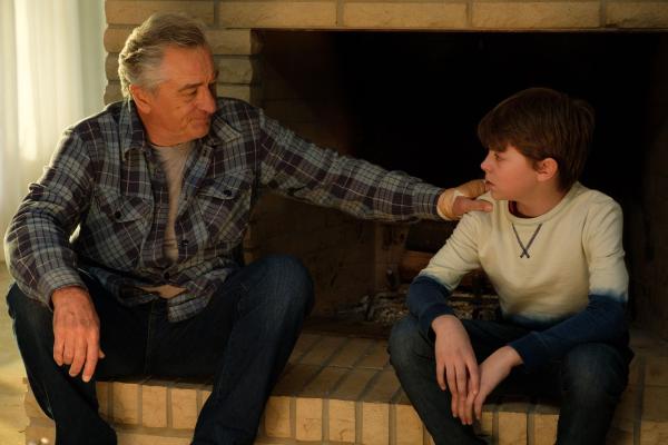 Bild 1 von 9: Ed (Robert De Niro, l.); Peter (Oakes Fegley, r.)