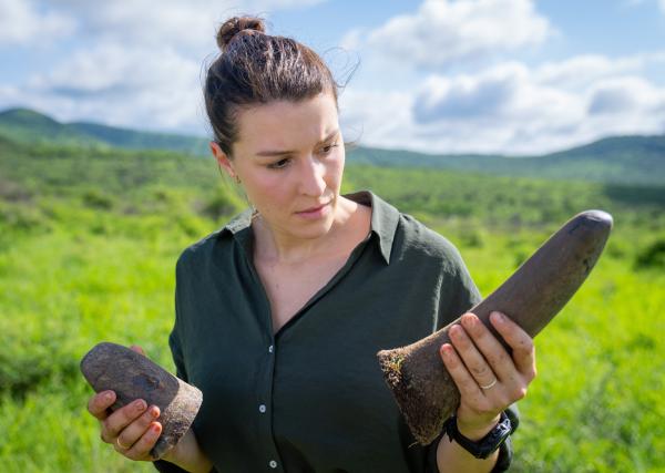 Bild 1 von 10: Wildtierärztin Hannah Emde begleitet eine spektakuläre Schutzmaßnahme für Nashörner, das so genannte \
