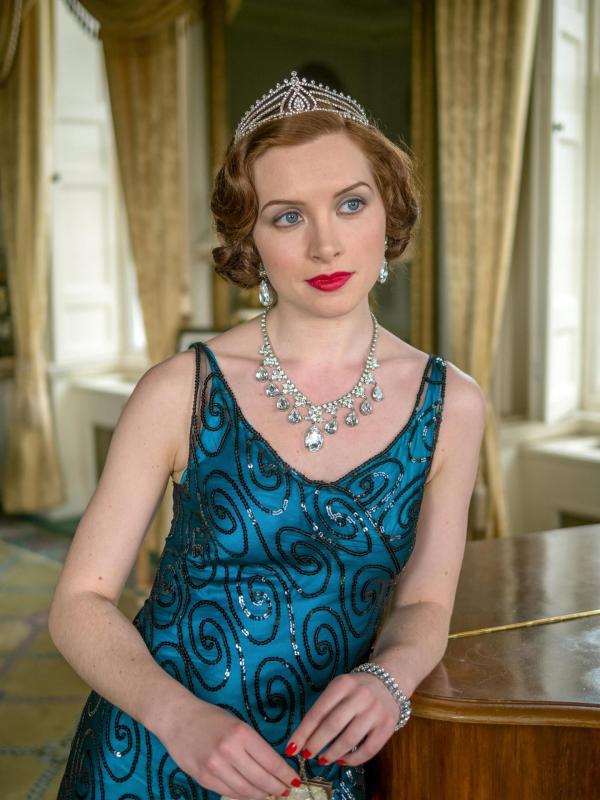 Bild 1 von 6: Im Bild: Lorna Nickson Brown (Lucinda Le Mesurier).