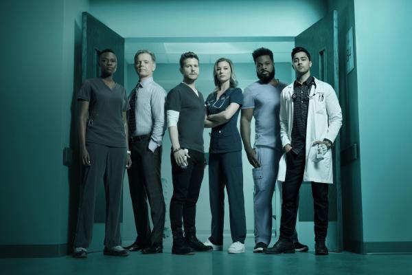 Bild 1 von 17: (2. Staffel) - (v.l.n.r.) Dr. Mina Okafor (Shaunette Renée Wilson); Dr. Randolph Bell (Bruce Greenwood); Dr. Conrad Hawkins (Matt Czuchry); Nicolette Nevin (Emily VanCamp); AJ Austin (Malcolm-Jamal Warner); Dr. Devon Pravesh (Manish Dayal)