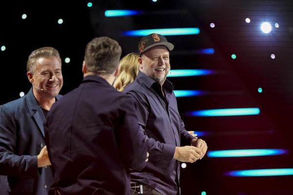 Bild 1 von 6: (v.l.n.r.) Chris Tall; Sasha; Smudo; Michelle Hunziker