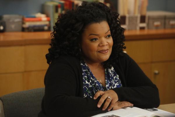 Bild 1 von 19: Dank detaillierten Auflistungen vergangener Ereignisse, stellt Shirley (Yvette Nicole Brown) fest, wer für das Fremdgehen ihres Mannes verantwortlich ist ...