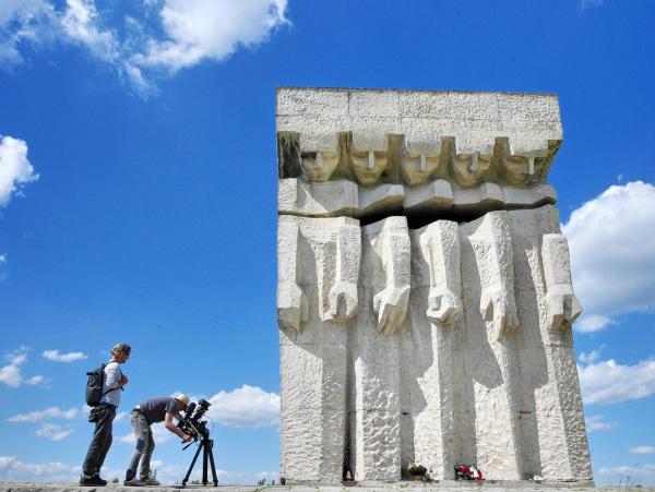 Bild 1 von 7: Im Bild: Dreharbeiten beim Denkaml in Plaszow.